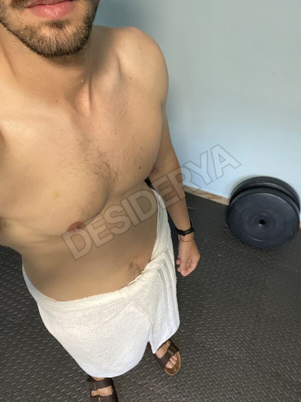 Youngcoppia695965338