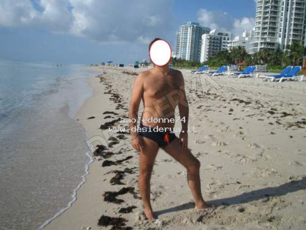 amoledonne745381173