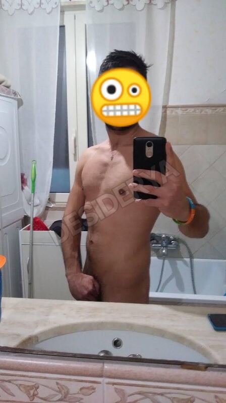 Simon0965943960